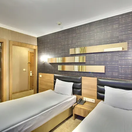 Hotel Antroyal 3*