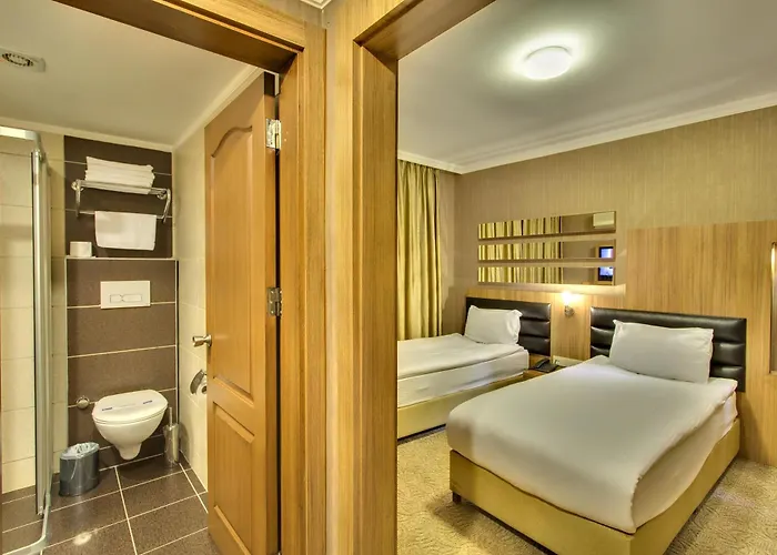 Antroyal Szálloda 3*