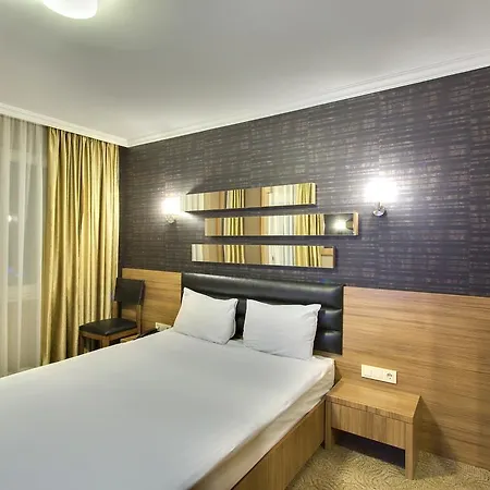 Hotel Antroyal 3*
