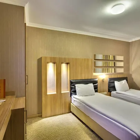 Hotel Antroyal 3*