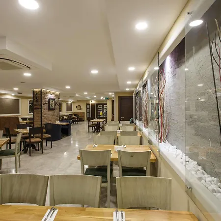 Hotel Antroyal 3*