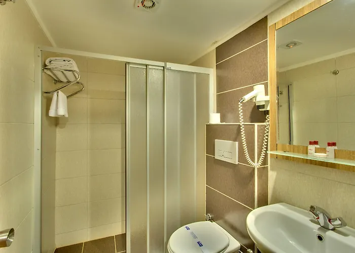 Antroyal 3*